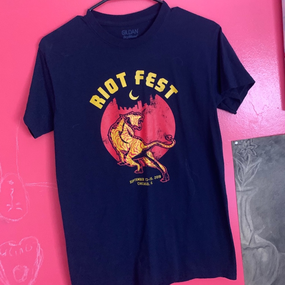 RIOT FEST 2019 OFFICIAL TOUR SHIRT